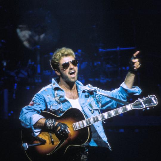 George Michael en concert au Zénith le 19 avril 1988 à Paris, France. (Photo by GARCIA/Gamma-Rapho via Getty Images)