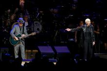 DECEMBER 09: Annie Lennox (L) and Dave Stewart of the Eurythmics perform onstage during the The Rainforest Fund 30th Anniversary Benefit Concert Presents 'We'll Be Together Again' at Beacon Theatre on December 09, 2019 in New York City. (Photo by Kevin Kane/Getty Images for The Rainforest Fund)