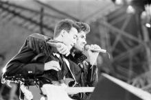 Wham, The Farewell Concert at Wembley Stadium, London England (Picture) George Michael and Andrew Ridgeley on stage. 28th June 1986. (Photo by Allan Olley/Mirrorpix via Getty Images)