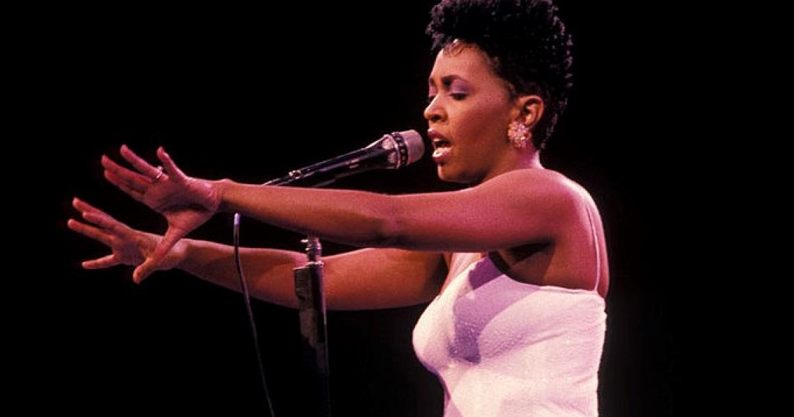 (MANDATORY CREDIT Ebet Roberts/Getty Images) UNITED STATES - JANUARY 01: Photo of Anita BAKER; Anita Baker performing at Madison Square Garden in New York City October 5,1988 (Photo by Ebet Roberts/Redferns)
